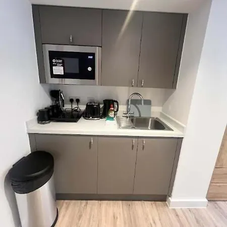Flat Close To Queen Square - Flat 4b Apartment Bristol